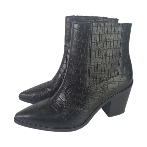 Blonde Que Waterproof Ankle Bootie. Size 8.5 - Picture 2 of 10
